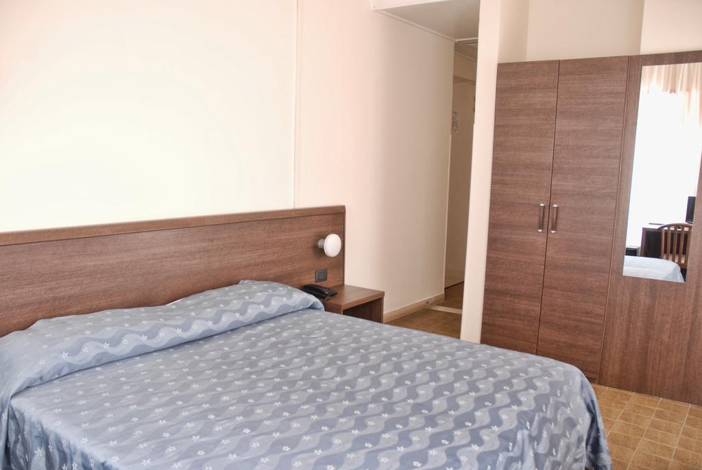 נטונו Hotel Scacciapensieri מראה חיצוני תמונה