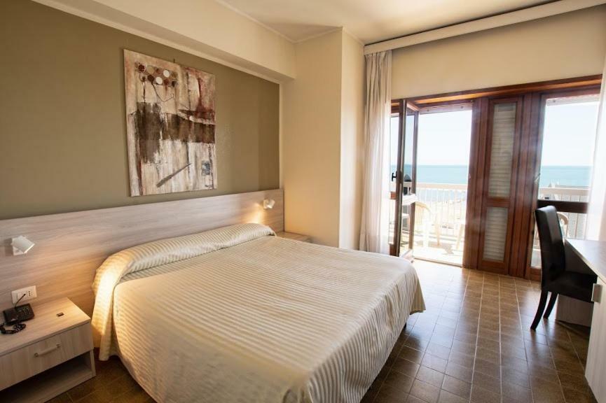 נטונו Hotel Scacciapensieri מראה חיצוני תמונה