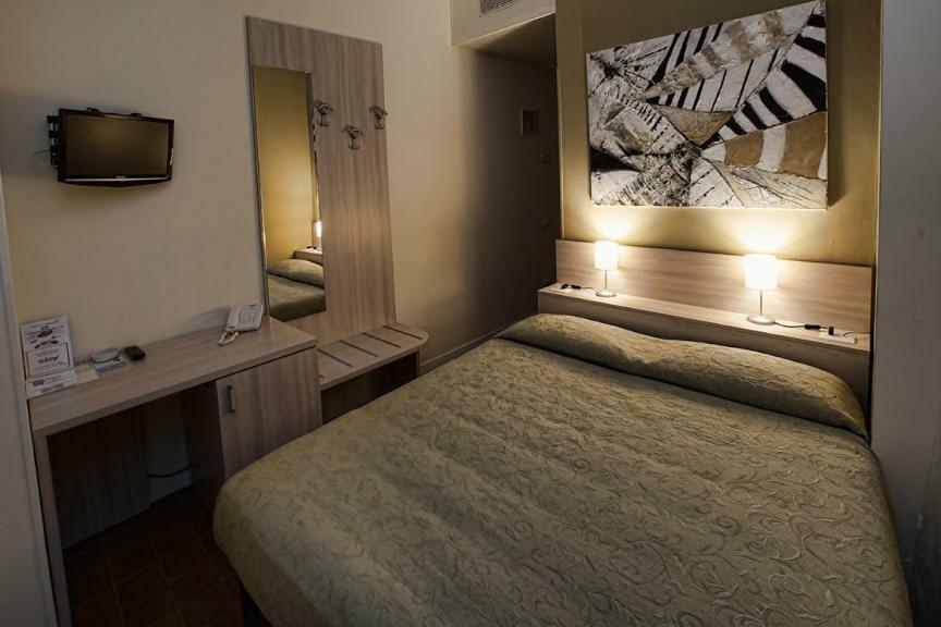 נטונו Hotel Scacciapensieri מראה חיצוני תמונה