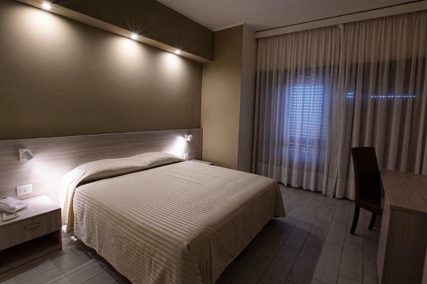 נטונו Hotel Scacciapensieri מראה חיצוני תמונה
