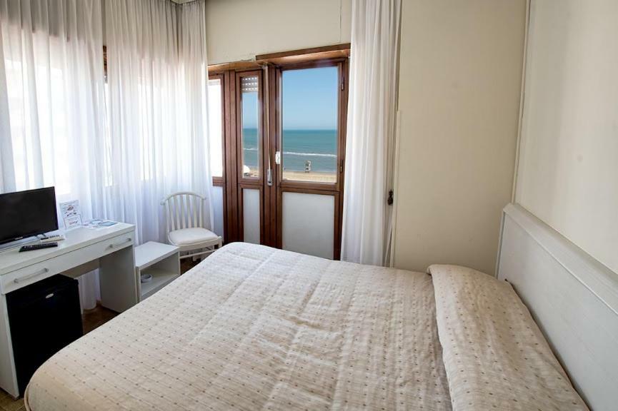 נטונו Hotel Scacciapensieri מראה חיצוני תמונה