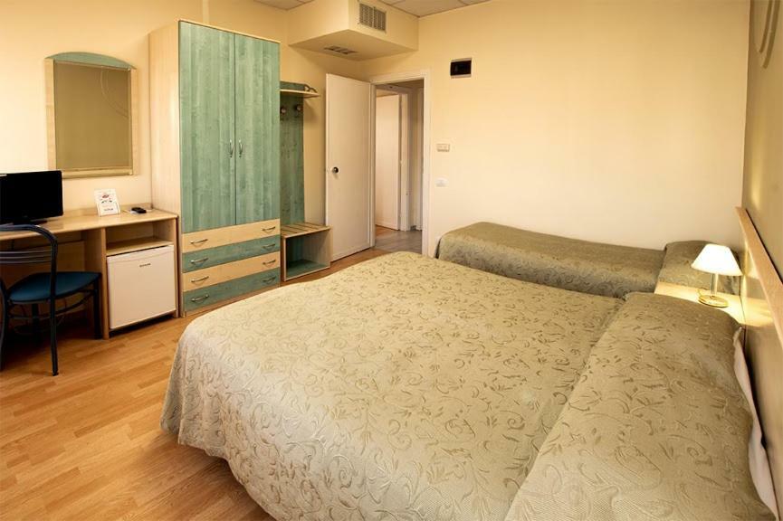 נטונו Hotel Scacciapensieri מראה חיצוני תמונה