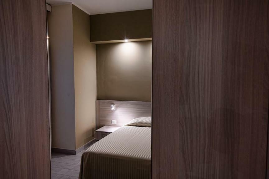 נטונו Hotel Scacciapensieri מראה חיצוני תמונה
