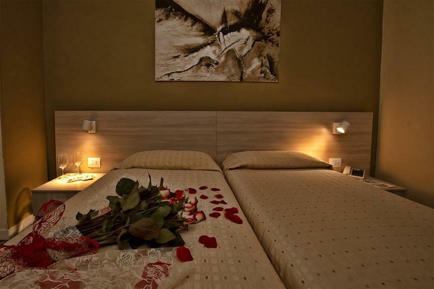 נטונו Hotel Scacciapensieri מראה חיצוני תמונה
