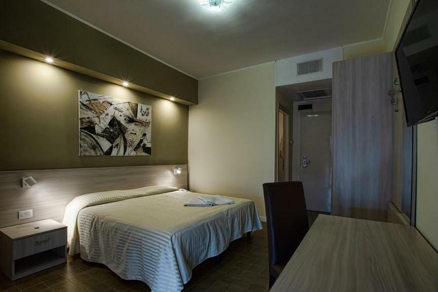 נטונו Hotel Scacciapensieri מראה חיצוני תמונה