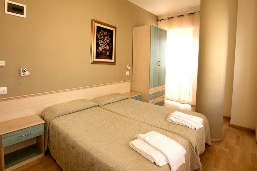 נטונו Hotel Scacciapensieri מראה חיצוני תמונה