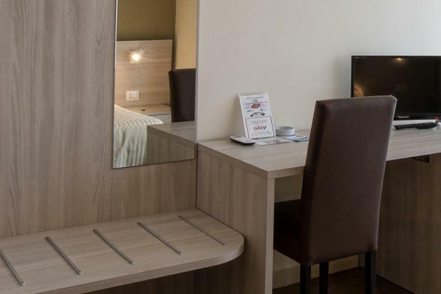 נטונו Hotel Scacciapensieri מראה חיצוני תמונה