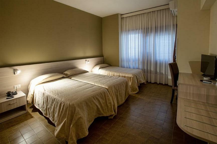 נטונו Hotel Scacciapensieri מראה חיצוני תמונה