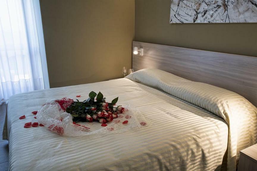 נטונו Hotel Scacciapensieri מראה חיצוני תמונה