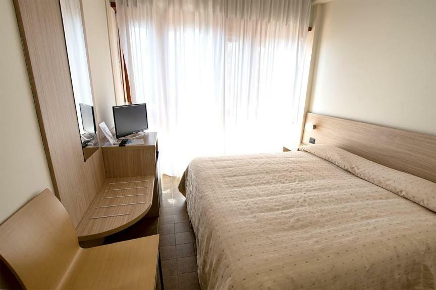 נטונו Hotel Scacciapensieri מראה חיצוני תמונה