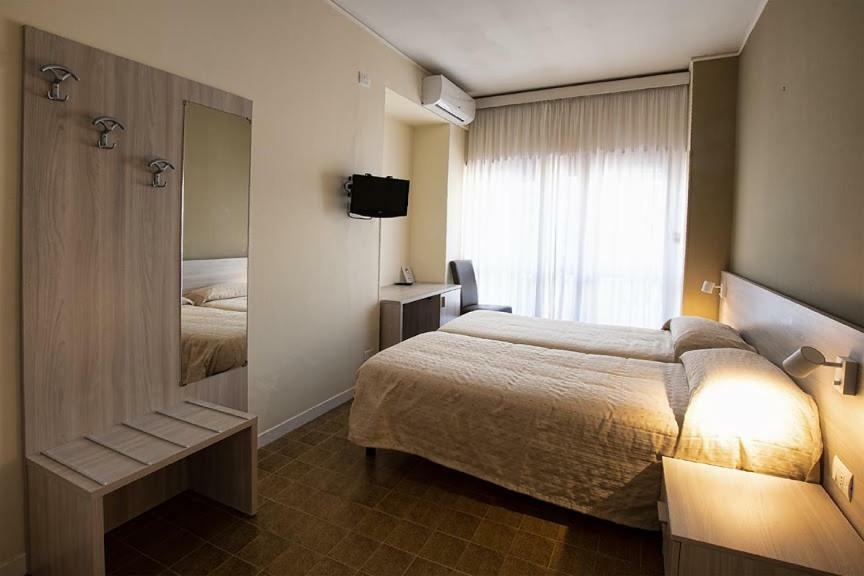 נטונו Hotel Scacciapensieri מראה חיצוני תמונה