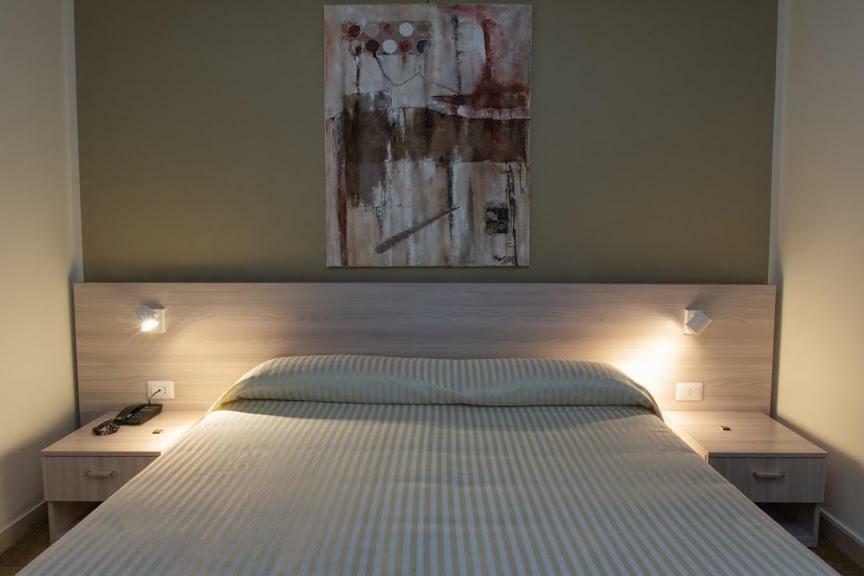 נטונו Hotel Scacciapensieri מראה חיצוני תמונה