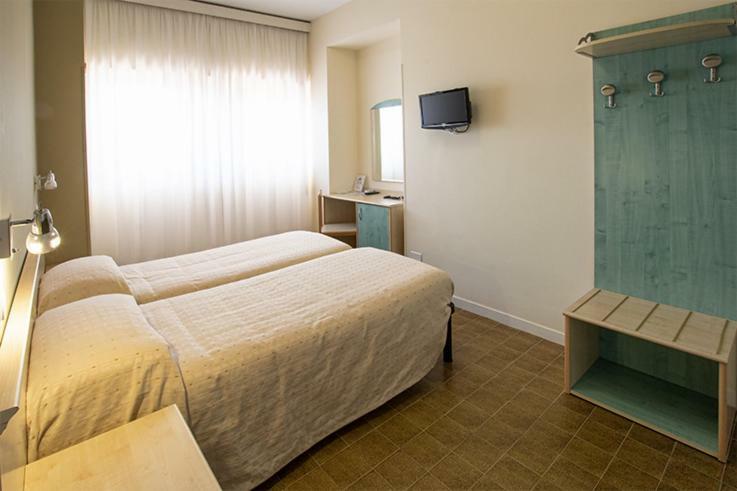 נטונו Hotel Scacciapensieri מראה חיצוני תמונה