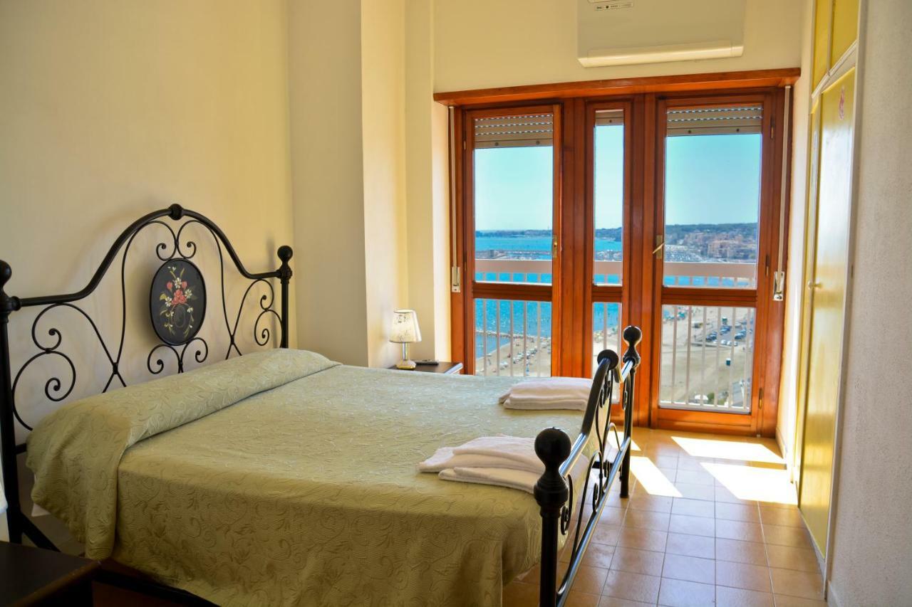 נטונו Hotel Scacciapensieri מראה חיצוני תמונה